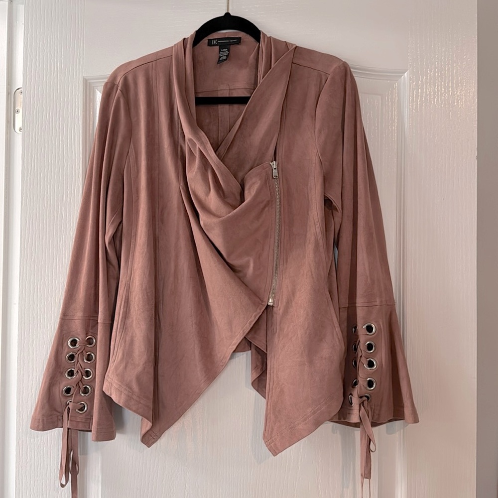 SUPER SOFT; Suede Jacket w/ flared sleeves.